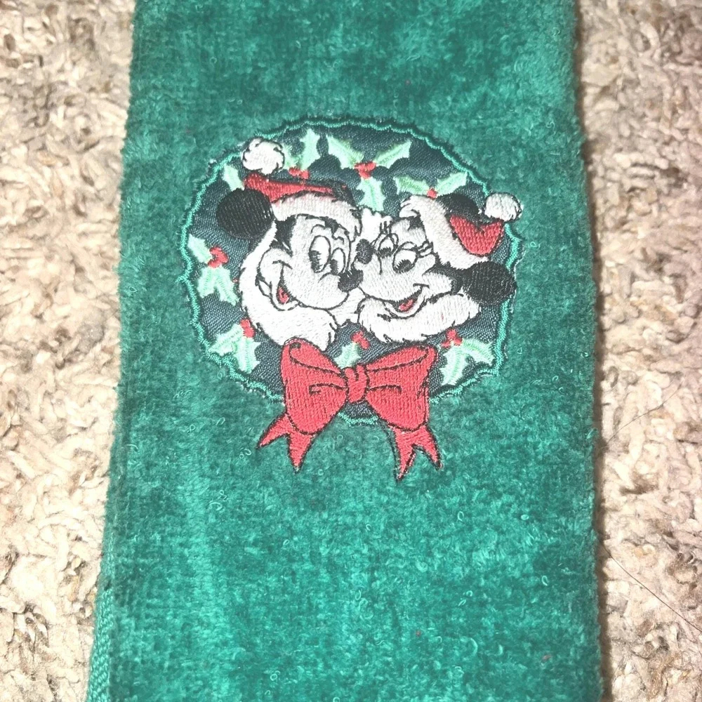 Lot‎ Of 6 Mickey Minnie Mouse Christmas Embroidered Vintage Fingertip Towels